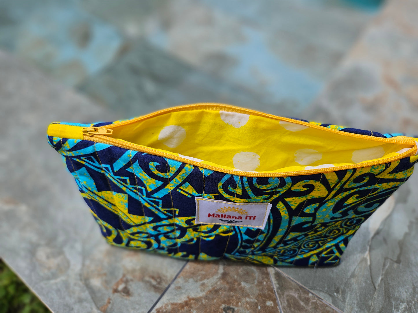 Pochette tatoo bleue et jaune